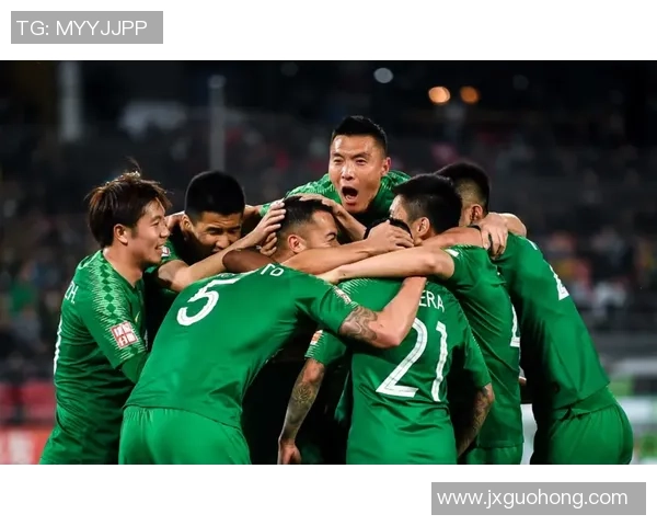 南京羽毛球队在邀请赛中以75分稳居积分榜首位展现强劲实力